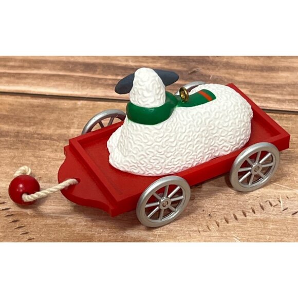 1989 HALLMARK KEEPSAKE ORNAMENT QX466-5 NOSTALGIC LAMB ON WAGON - Picture 7 of 8